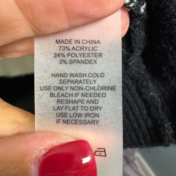 Vince camuto Black and White Soft Sweater Size Medium - Picture 5 of 6